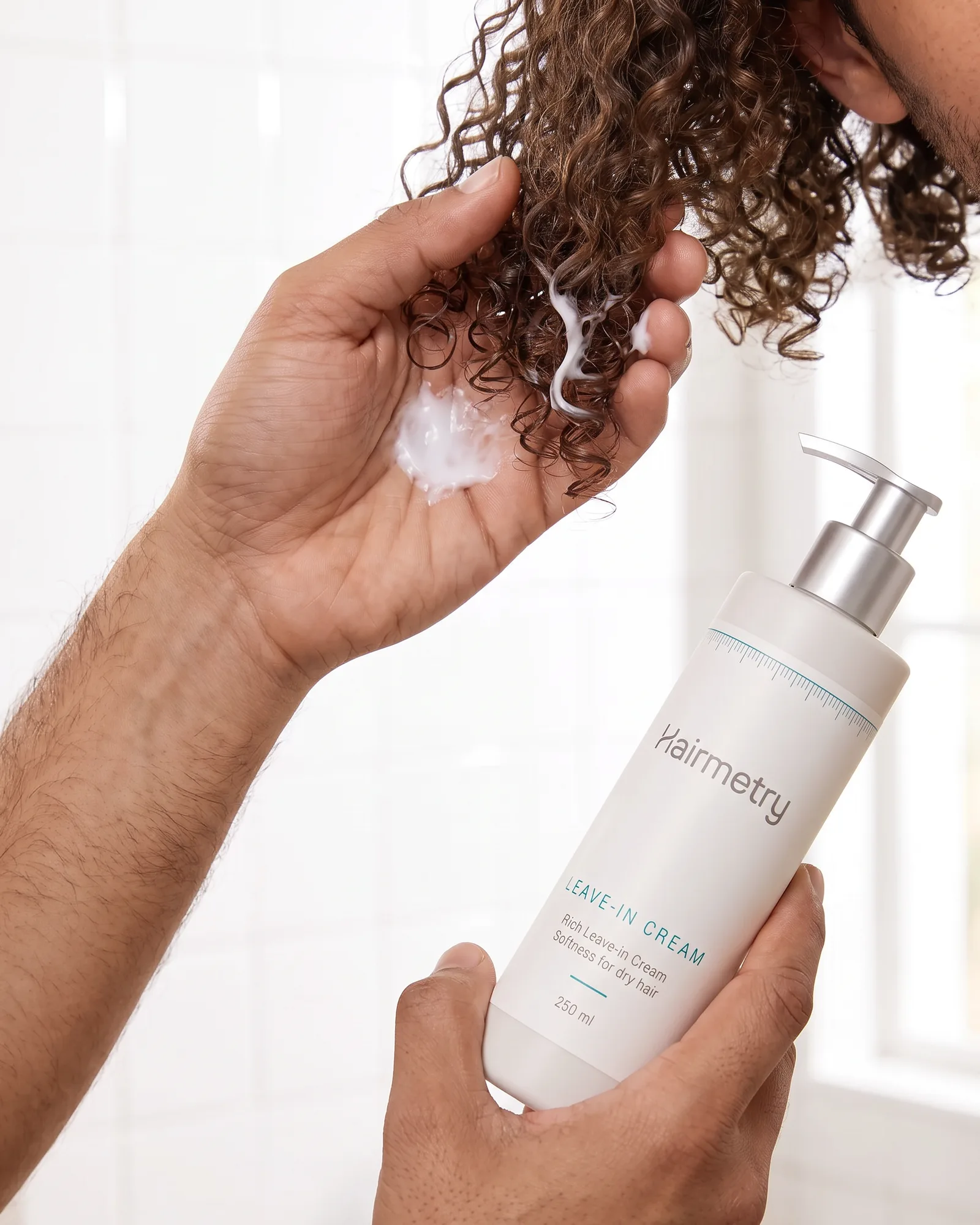 Rich Leave-in Cream, in use